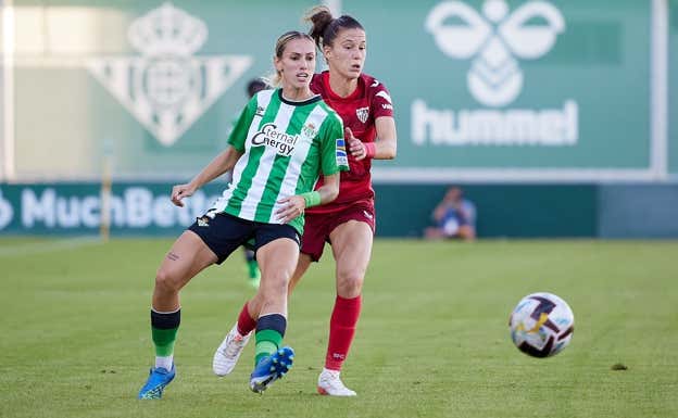 Eva Llamas ante el Betis.  SEVILLA FC