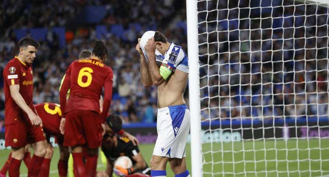 Mourinho surfea la ola y deja seca a la Real