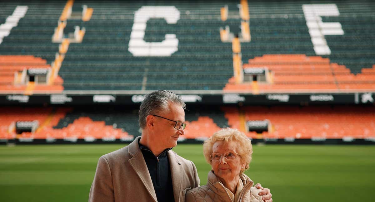 Lolín y José Manuel, en Mestalla./Michèle Novovitch