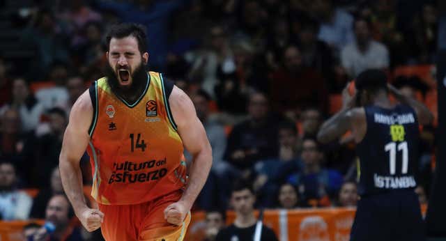 Tensión y nervios con final satisfactorio para Valencia Basket y Real Madrid
