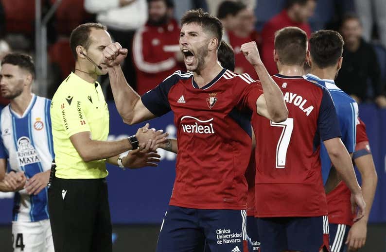 David García llena en Osasuna el hueco que dejó Monreal hace 13 años