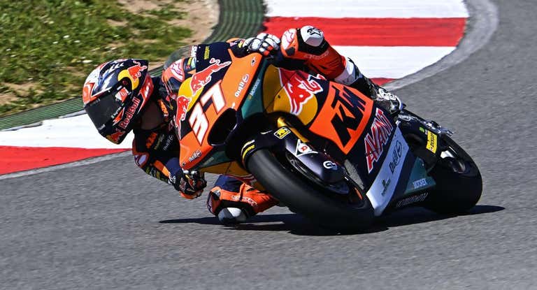 Pedro Acosta, durante los test de Portimao