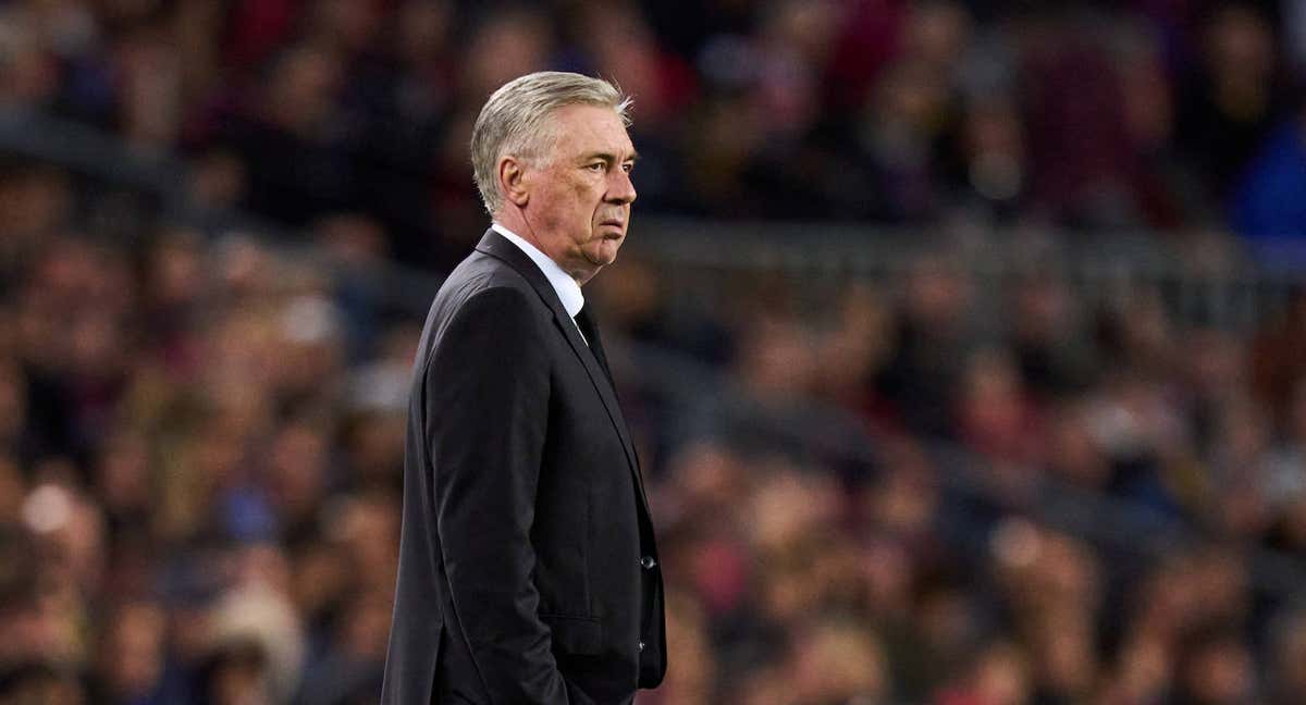 Carlo Ancelotti, durante el Clásico de este domingo en el Camp Nou. /GETTY