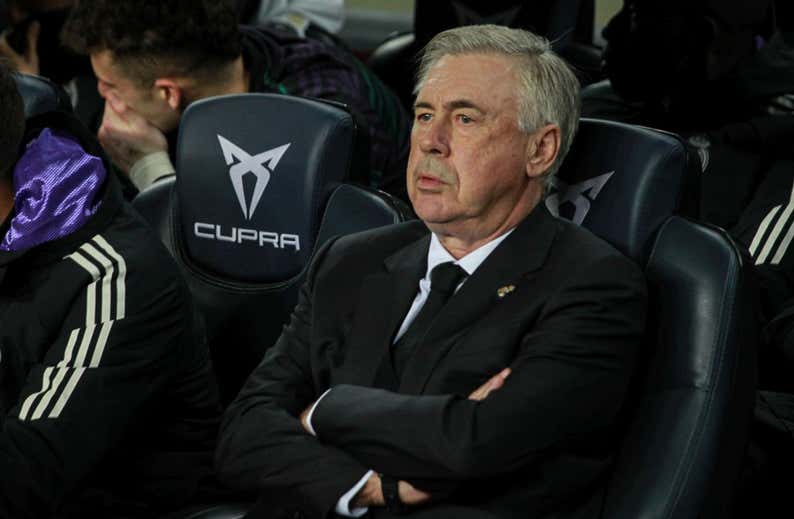 Si no se puede cambiar a Benzema por Haaland en marzo, ¿por qué sí a Ancelotti?