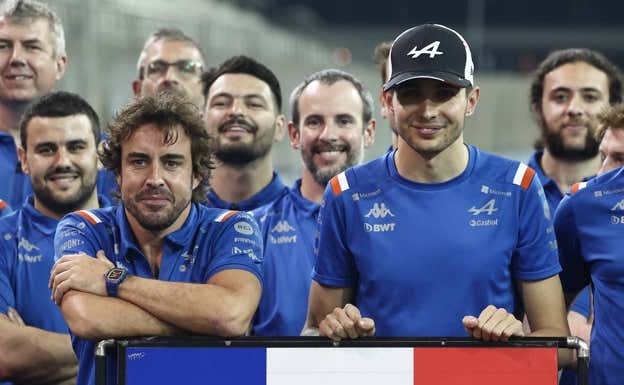 Alonso y Ocon, en un Gran Premio de la F1 2022.  Getty