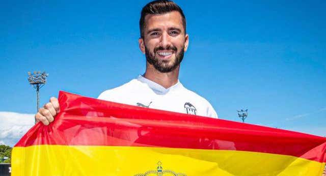 No rajar de Luis Enrique le sale bien a Gayà