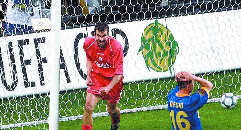 El Liverpool celebra el autogol de Geli en la final de la UEFA de 2001.