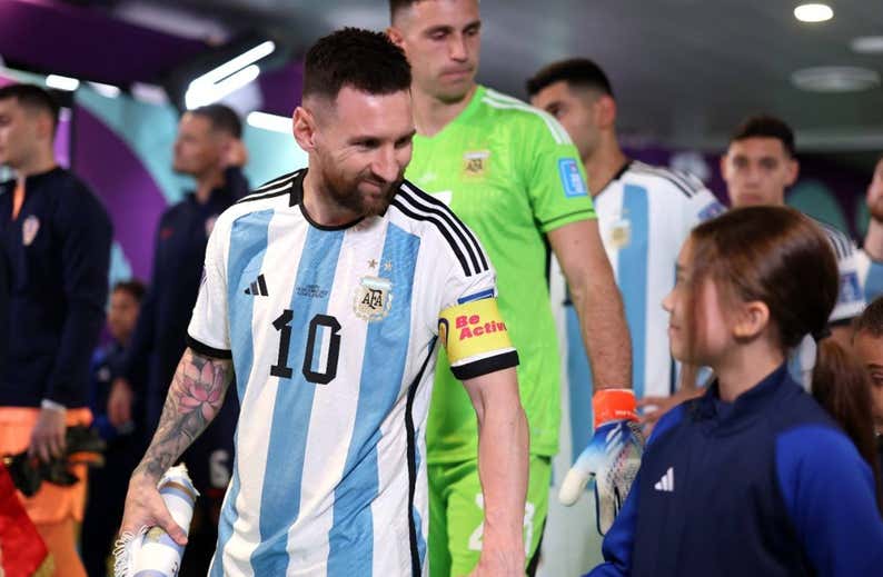 Las palabras del Kun sobre Messi, una navaja de doble filo para Laporta