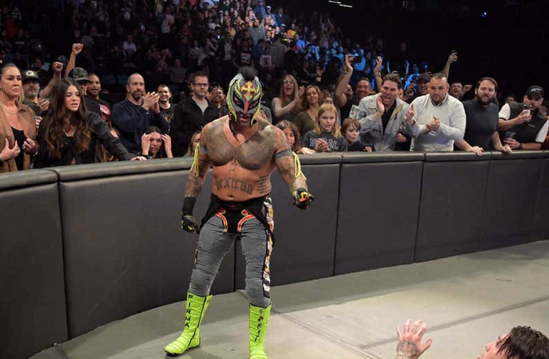Rey Mysterio acepta el desafío de Dominik: se enfrentará a su hijo en WrestleMania 39