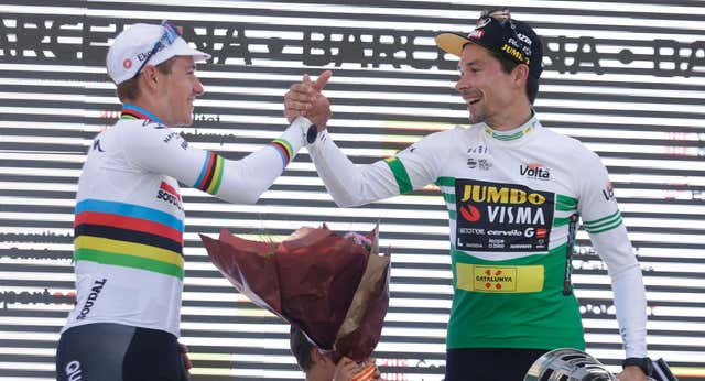Victoria psicológica de Roglic sobre Evenepoel en Catalunya: «Puedo aprender mucho de él»