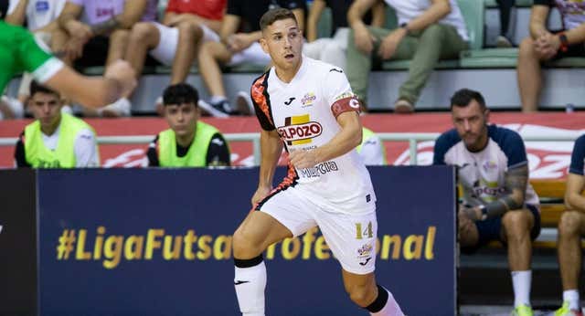 Viña Albali Valdepeñas ficha a Fernando (ElPozo Murcia)