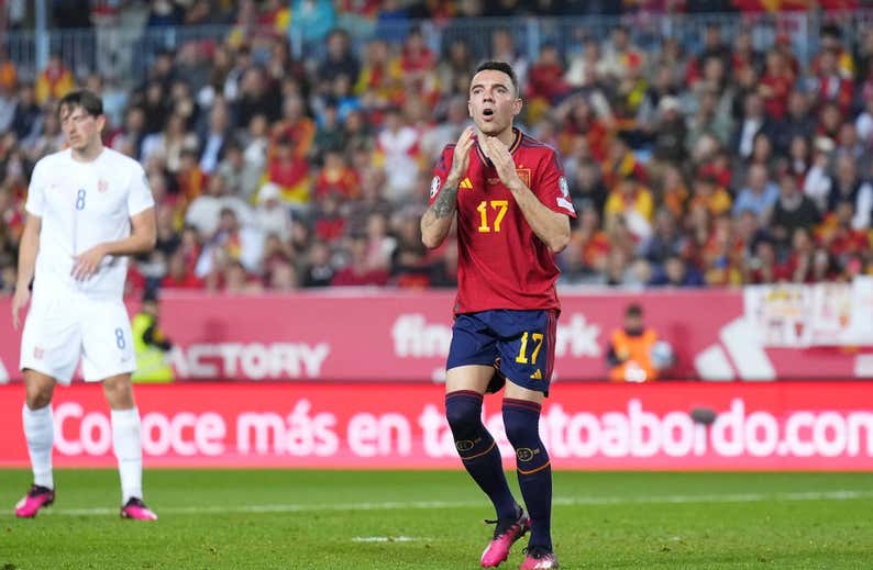 Aspas, un redebut entre dos aguas