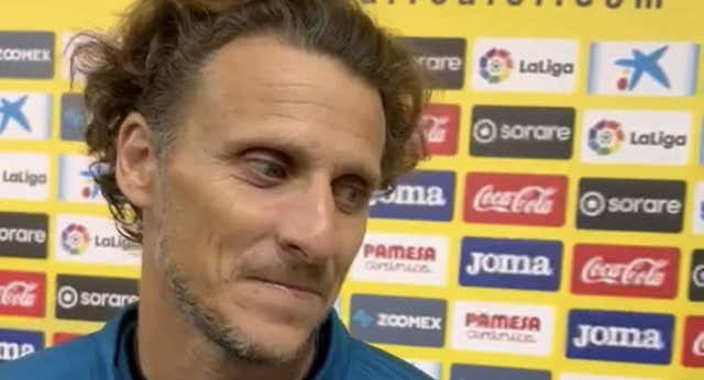 Forlán respalda a Simeone y saca pecho: «Decían que hacer mis números sería sencillo…»