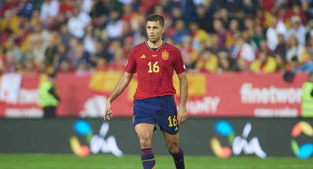 Rodri arropa esta España con Plan B: «Antes teníamos muchos jugadores del mismo perfil»