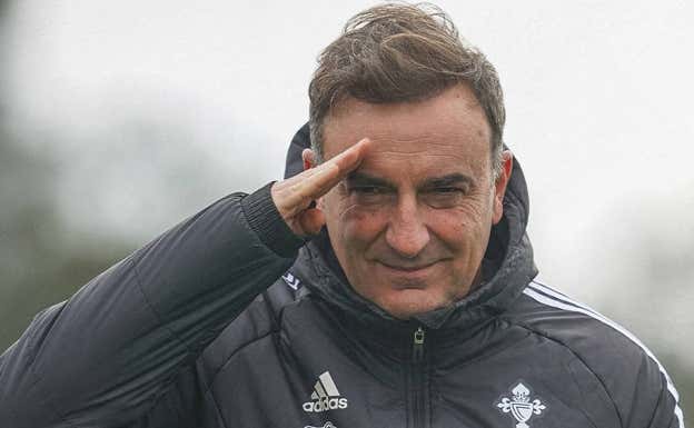 Carlos Carvalhal, en un entrenamiento con el Celta.  RC Celta