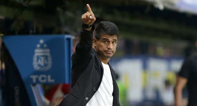 Boca Juniors despide a Hugo Ibarra y busca nuevo entrenador