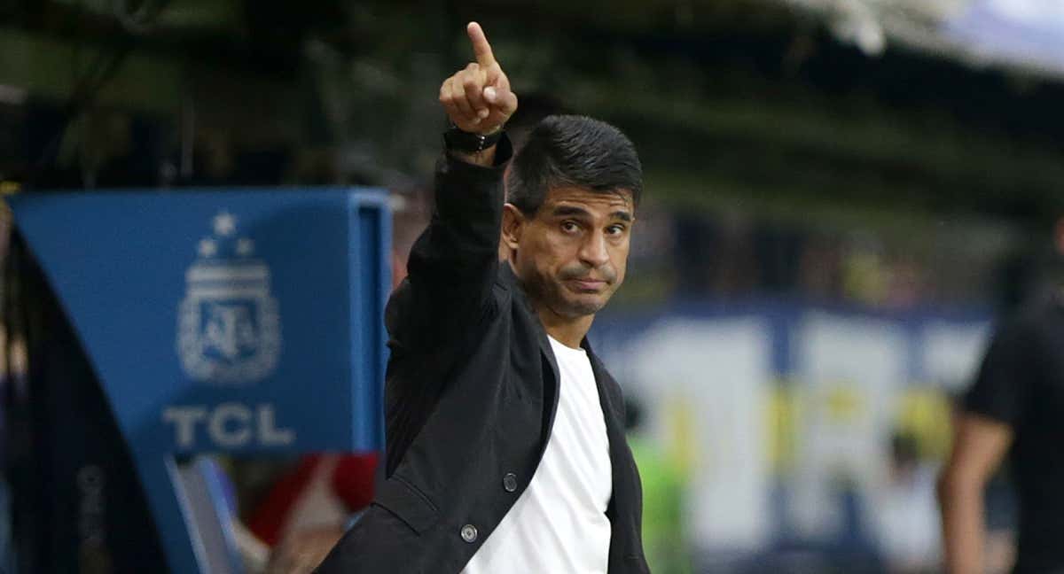 Hugo Ibarra en su último partido al frente de Boca Juniors.