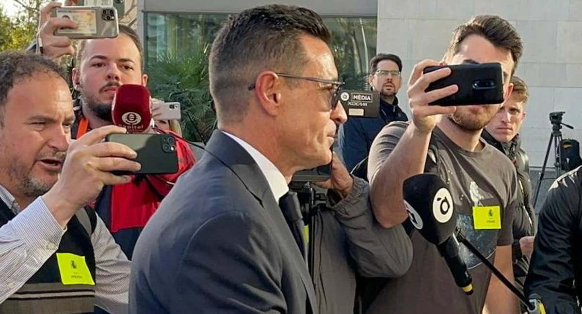 El expresidente del Valencia CF llega a la ciudad de la justicia.