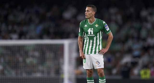 Cuatro partidos de sanción a Canales por «cuestionar la honradez de Mateu Lahoz»