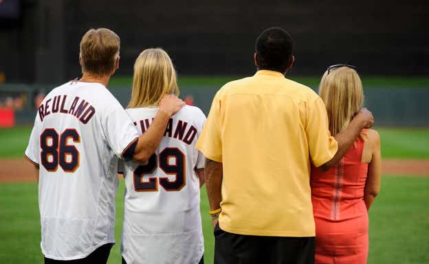 Los padres de Konrad Reuland, Rod Carew y su mujer en un acto de homenaje  GETTY IMAGES