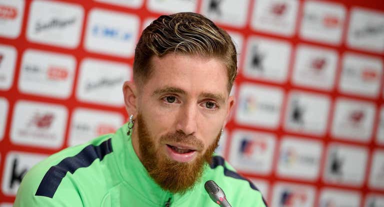 Iker Muniain en la rueda de prensa en Lezama.