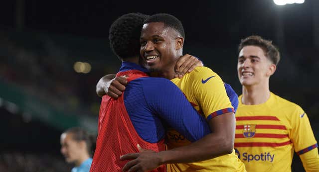 El Barça se cura las heridas y se divierte en Elche