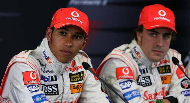 Lewis Hamilton responde a Fernando Alonso: «No sé si alguno se acuerda de la primera curva de 2007»