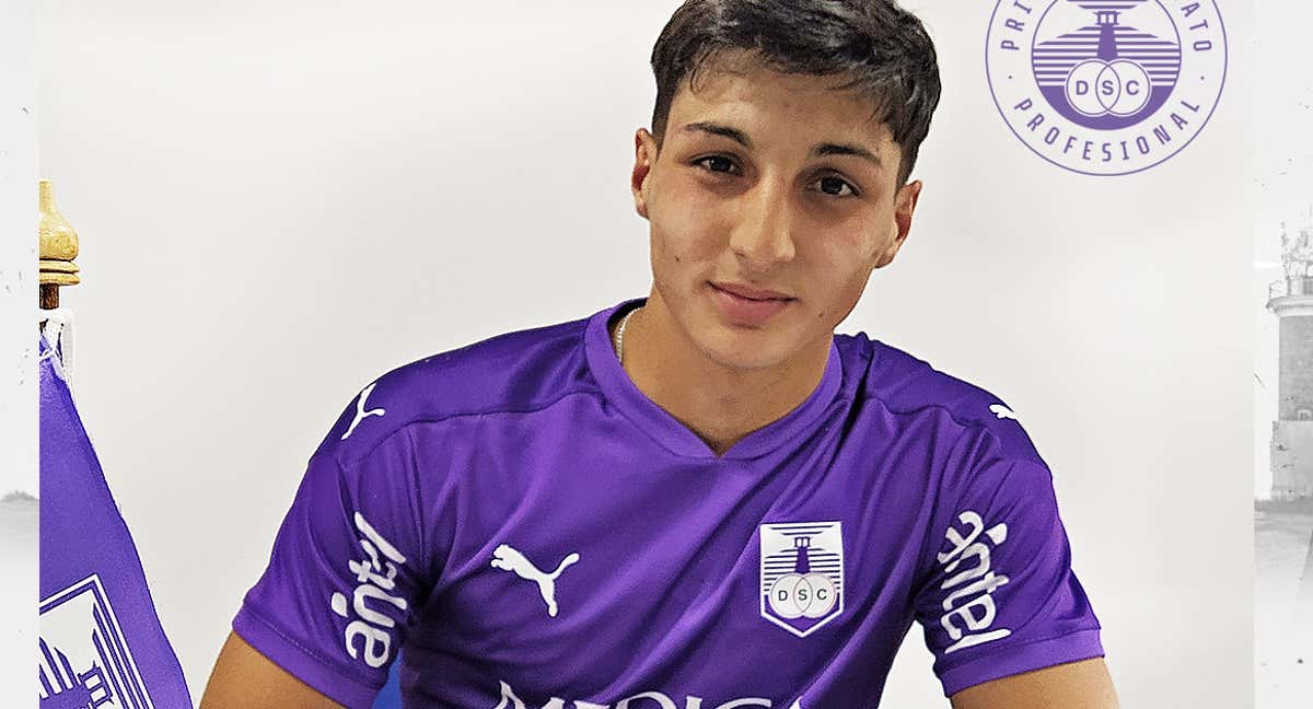 Andrés Ferrari, con la camiseta de Defensor Sporting.