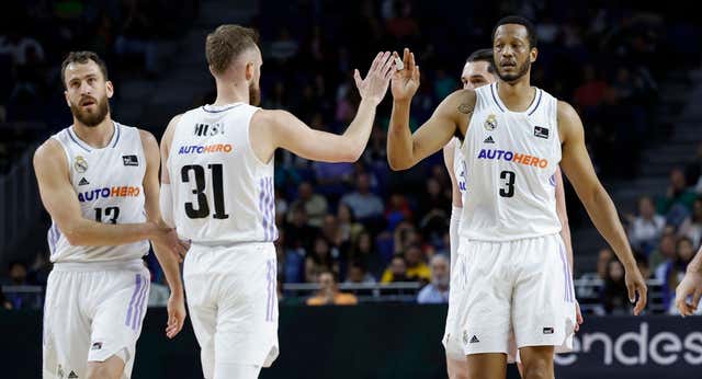 El Real Madrid supera con claridad al Covirán Granada en el regreso de Anthony Randolph