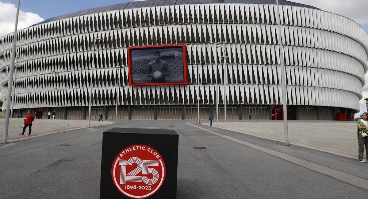 El estadio rojiblanco en la previa de la semifinal de Copa entre Athletic y Osasuna./EFE