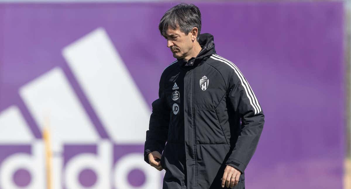 Pacheta dirigiendo un entrenamiento esta temporada /EFE