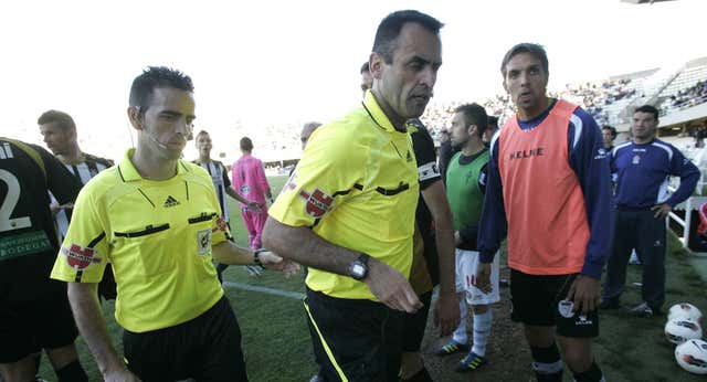 “Los árbitros coincidimos en que Negreira vendió humo y el Barça se lo compró a precio de oro”