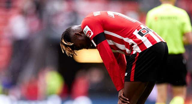 Nico digiere su primer gran revés con San Mamés y el Athletic de su lado