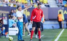 Mendilibar, de pie en Sevilla antes del estreno en Nervión