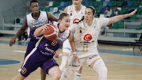 Vega Gimeno, durante el partido ante Clarinos Tenerife./ TWITTER CB CLARINOS