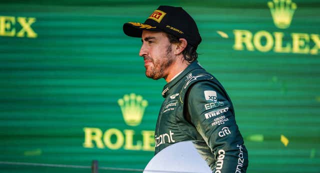 Fernando Alonso dispara a Aston Martin: hace un año eran el peor equipo de la Fórmula 1