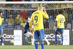 La sorprendente derrota de Las Palmas hace bueno el empate del Eibar