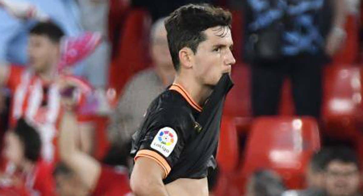 Guillamón en el duelo ante el Almería. /EFE