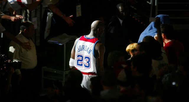¿Cuándo se retiró Michael Jordan del baloncesto?