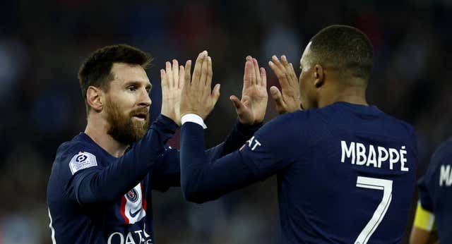 Vitinha se disfraza de Neymar y se une a Messi y Mbappé en la goleada del PSG