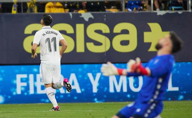 Asensio, después de marcar el segundo gol al Cádiz.  EP