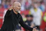 Sin acuerdo todavía con el Sevilla, Sampaoli pone rumbo a Brasil esta tarde