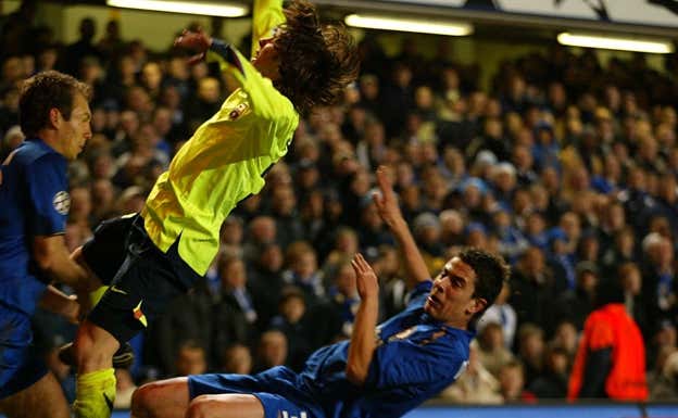 Del Horno y la famosa entrada a Leo Messi. GETTY