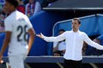Xavi no sólo apunta al césped: «No estamos acostumbrados a jugar con sol»