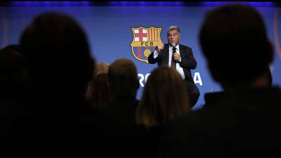 El presidente del Barcelona, Joan Laporta, durante sus explicaciones sobre el Caso Negreira ante la prensa./EFE