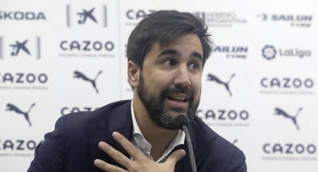El Valencia estalla: «Huele muy mal el fútbol. Es un auténtico robo»