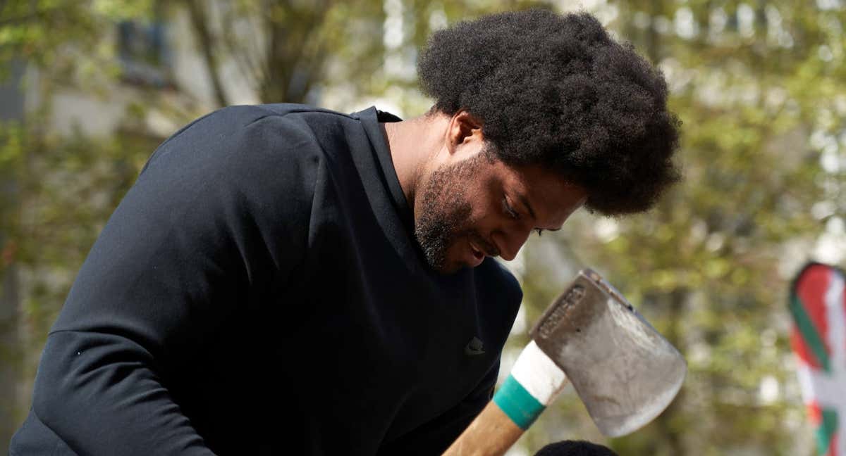 Cam Jordan durante una exhibición de deportes vascos en Vitoria /GETTY IMAGES
