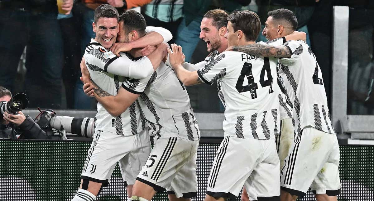 Los jugadores de la Juventus celebran un gol.