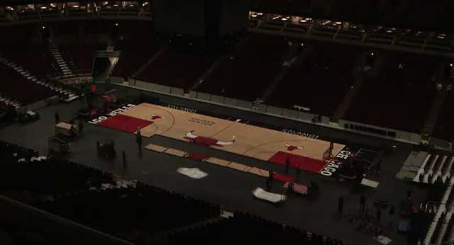 El hielo que se esconde bajo el parqué del United Center de los Bulls… y de los Blackhawks