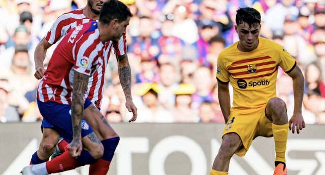 Pedri devuelve la sonrisa a Xavi